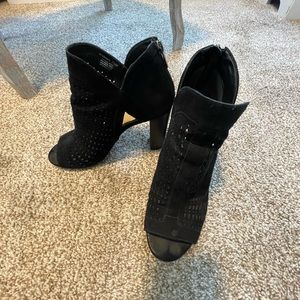 Vince Camuto • Cranita Peep Toe Bootie